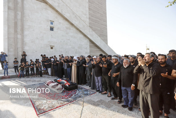 تشییع پیکر جانباختگان متروپل