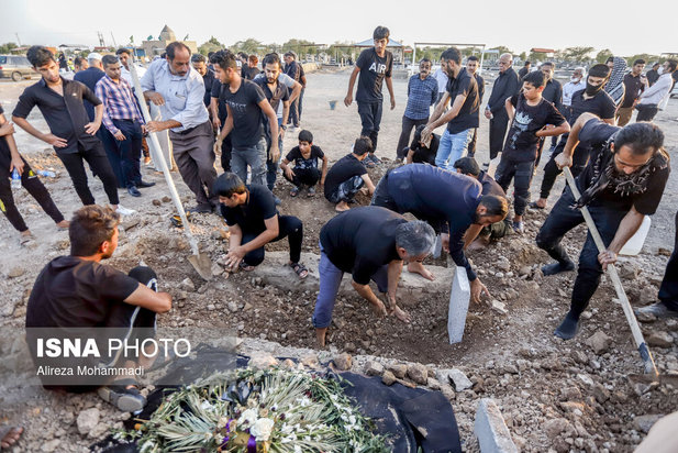 تشییع پیکر جانباختگان متروپل