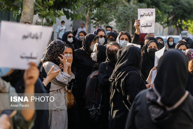 مراسم یادبود جانباختگان فاجعه متروپل آبادان