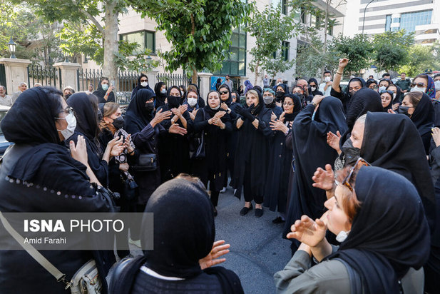 مراسم یادبود جانباختگان فاجعه متروپل آبادان