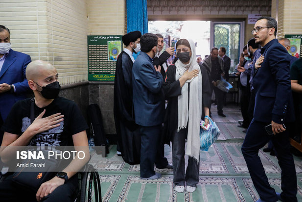 مراسم یادبود جانباختگان فاجعه متروپل آبادان