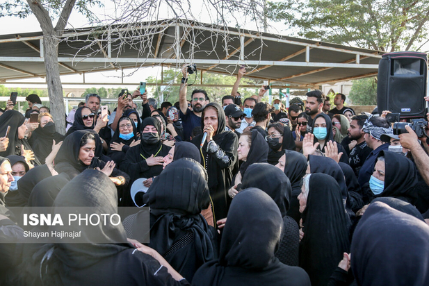 عزاداری آبادانی ها برای جانباختگان متروپل