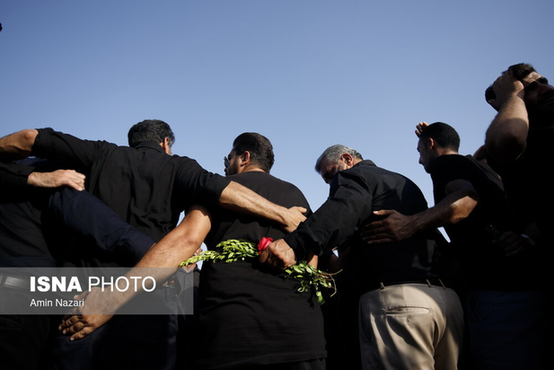 عزاداری آبادانی ها برای جانباختگان متروپل