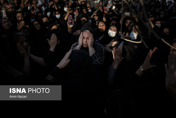 عزاداری آبادانی ها برای جانباختگان متروپل