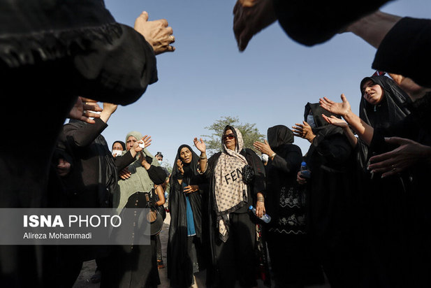 زنان داغدیده‌‌ی فاجعه متروپل