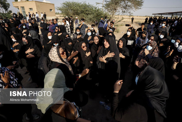 زنان داغدیده‌‌ی فاجعه متروپل