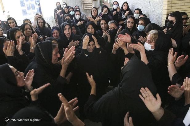 زنان داغدیده‌‌ی فاجعه متروپل