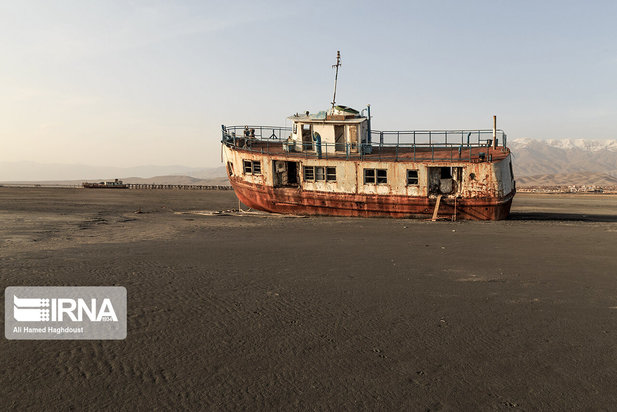 دریاچه ارومیه یا کویر نمک