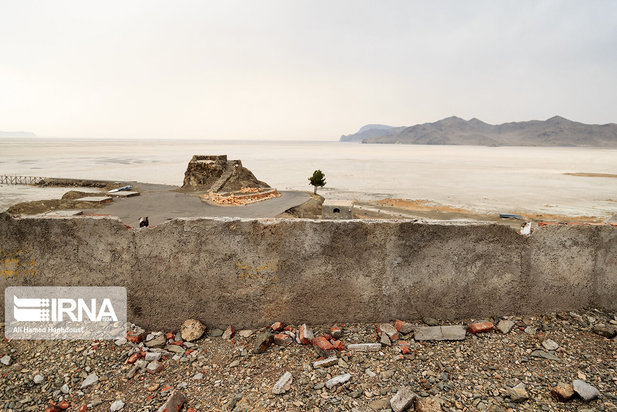 دریاچه ارومیه یا کویر نمک