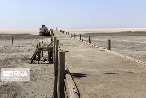 دریاچه ارومیه یا کویر نمک