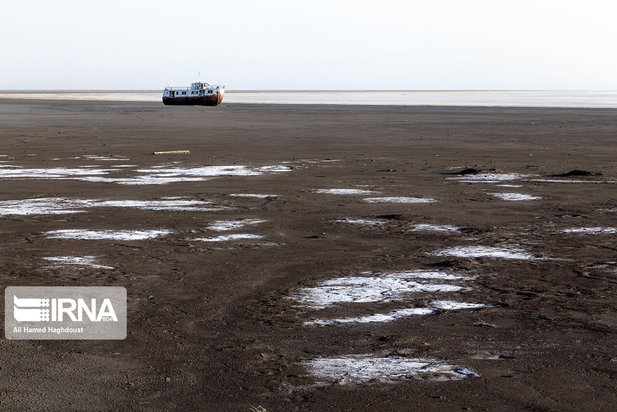 دریاچه ارومیه یا کویر نمک