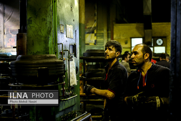 بازوان کارگران چرخ توسعه ایران