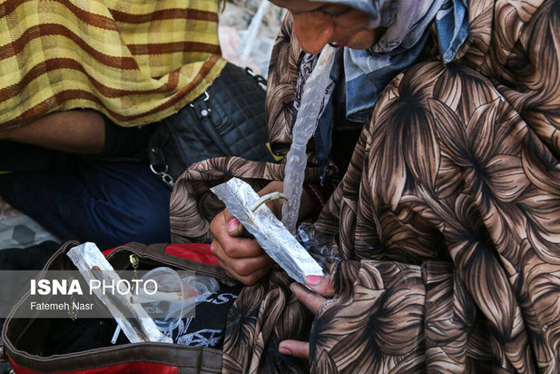 معتادان و کارتن‌خواب‌های حاشیه اصفهان