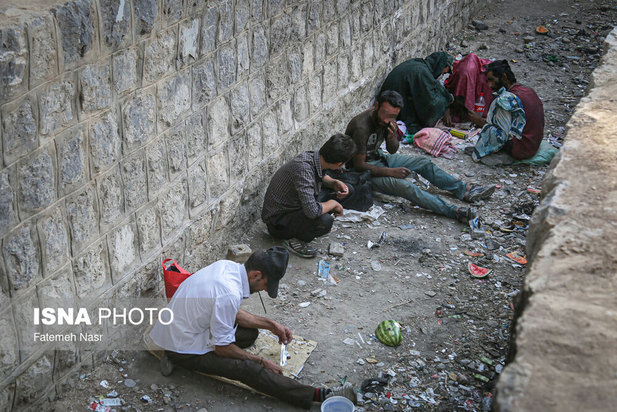 معتادان و کارتن‌خواب‌های حاشیه اصفهان