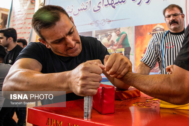 مسابقات مچ اندازی کارگران غرب کشور در لرستان