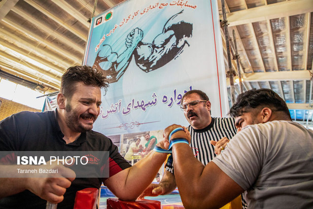 مسابقات مچ اندازی کارگران غرب کشور در لرستان
