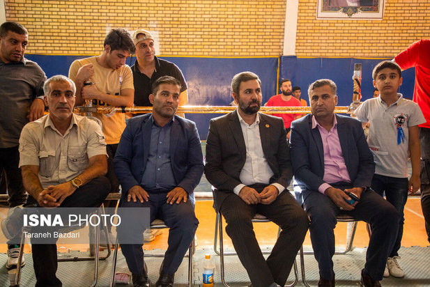 مسابقات مچ اندازی کارگران غرب کشور در لرستان