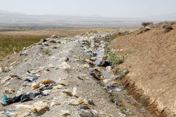 مراتع شهر سمیرم در حصار زباله