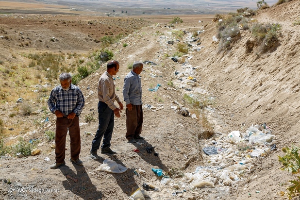 مراتع شهر سمیرم در حصار زباله