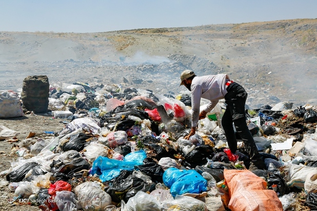 مراتع شهر سمیرم در حصار زباله
