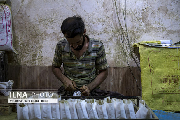 عطر حنا در مازاری‌های یزد