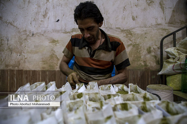 عطر حنا در مازاری‌های یزد