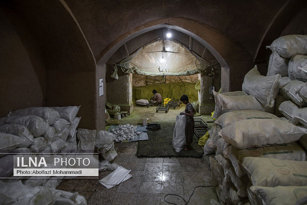 عطر حنا در مازاری‌های یزد