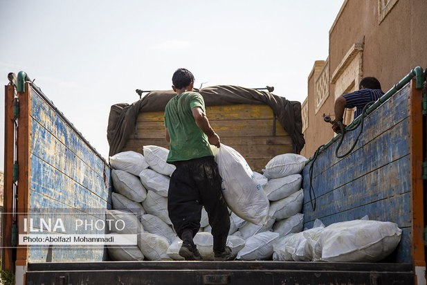 عطر حنا در مازاری‌های یزد