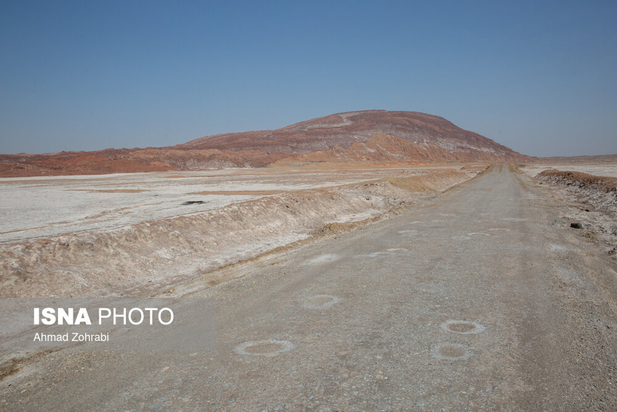 مقابله با بیابان زایی تلاش نسل ها
