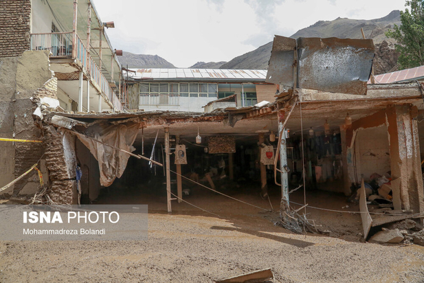 سیل در امام‌زاده داوود