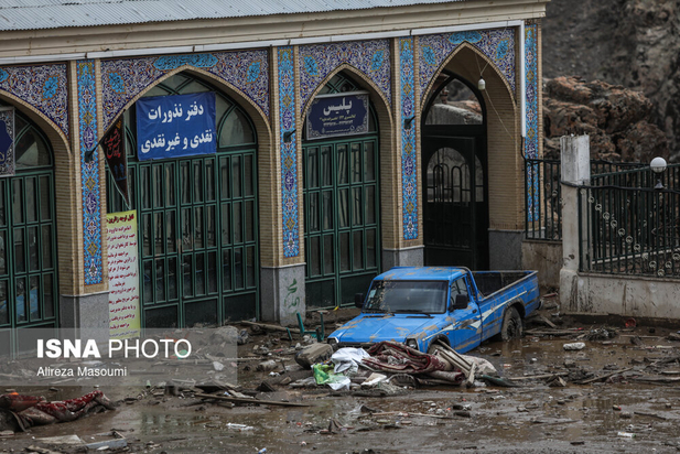 سیل در امام‌زاده داوود