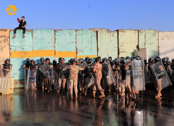 حمله هواداران مقتدی صدر به پارلمان عراق