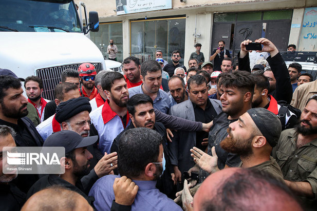 حضور سرزده رییس‌جمهور در مناطق سیل زده فیروزکوه