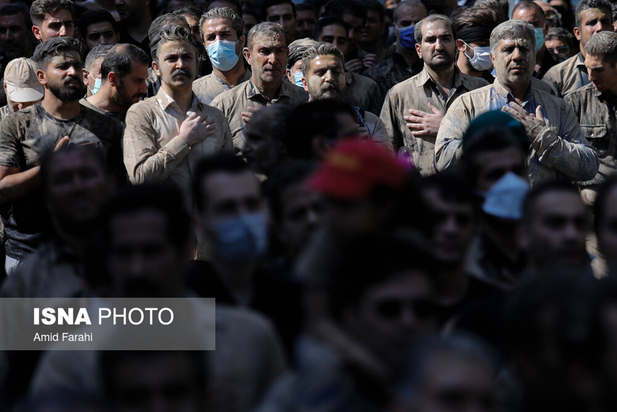 آئین گل‌مالی در ظهر عاشورا