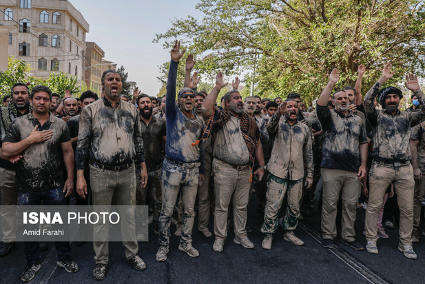 آئین گل‌مالی در ظهر عاشورا