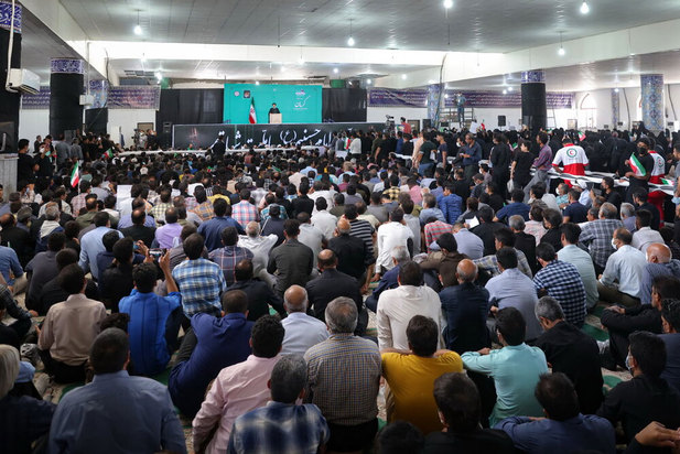 دیدار رئیس‌جمهور با مردم جیرفت