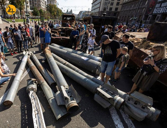 نمایش تانک‌های سوخته روسیه در اوکراین