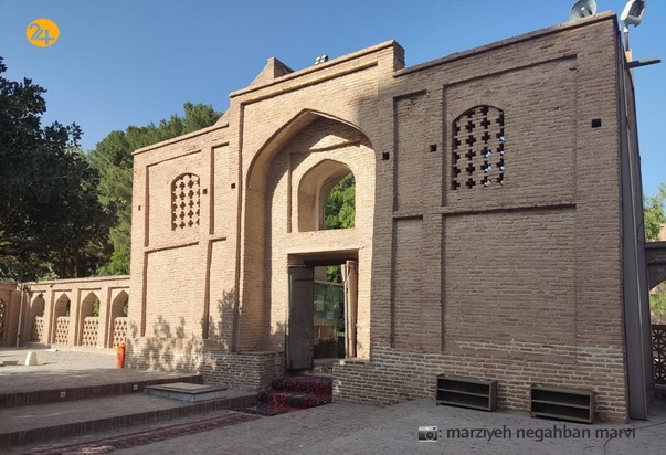 آرامگاه شیخ جام