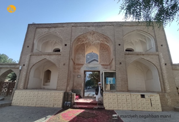 آرامگاه شیخ جام