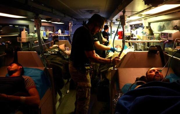 پزشکان ارتش اوکراین در خط مقدم