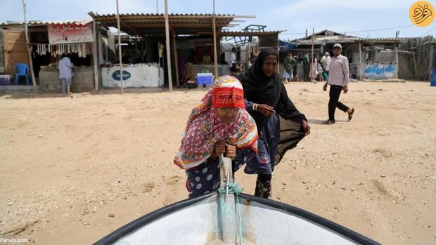 زنان ماهیگیر در جزیره هنگام