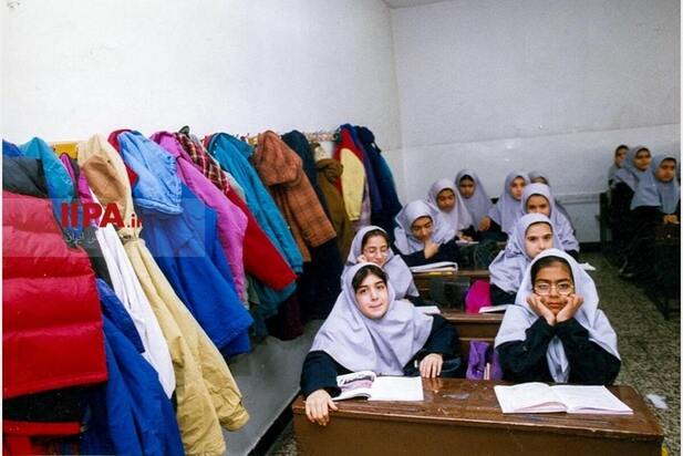 مدارس دخترانه و پسرانه در دهه هفتاد