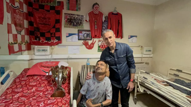 گل‌محمدی همراه با جام قهرمانی به دیدار هواداران معلول رفت