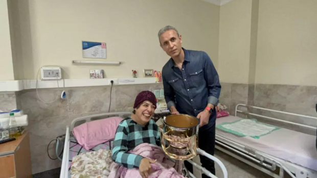 گل‌محمدی همراه با جام قهرمانی به دیدار هواداران معلول رفت