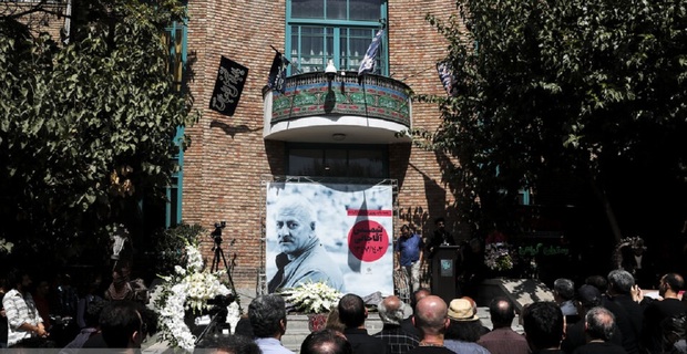 مراسم تشییع شمس آقاجانی شاعر 