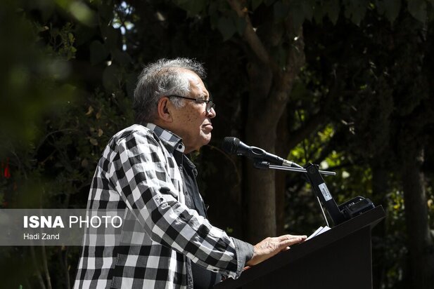 مراسم تشییع شمس آقاجانی شاعر 