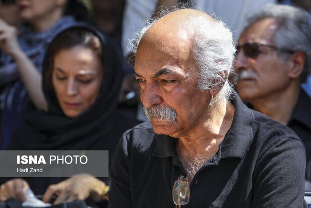 مراسم تشییع شمس آقاجانی شاعر 