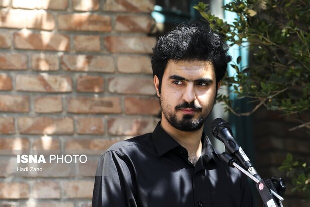 مراسم تشییع شمس آقاجانی شاعر 