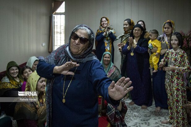 نمایی از عروسی متفاوت و زیبای گلستان!