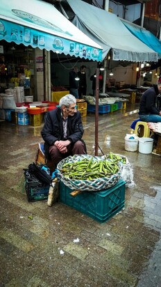 تصاویری از  بازار جذاب محلی ماهی‌فروشان رشت